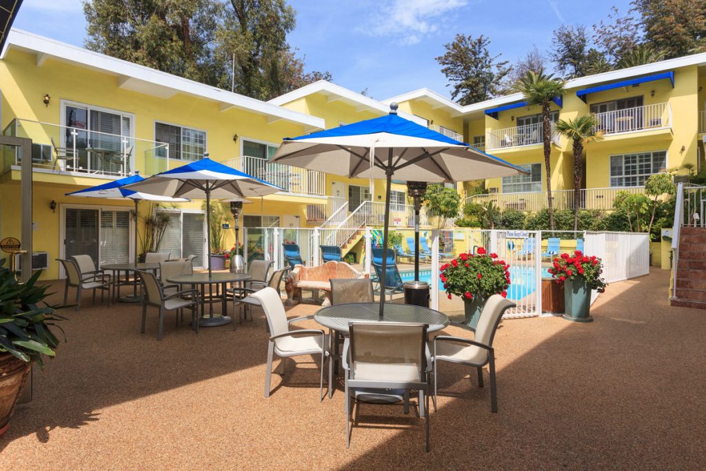 Magic Castle Hotel Courtyard